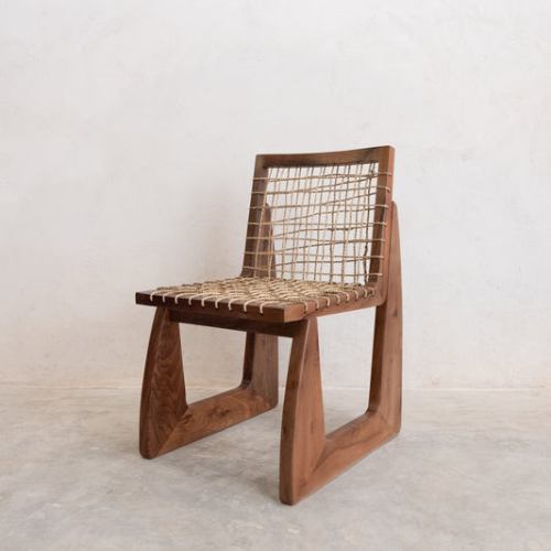 Chaise en Bois de Noyer – Élégance Naturelle et Intemporelle Fabriquée à la Main